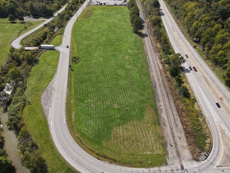 Buncher Commerce Park – Youngwood, Leetsdale, PA à louer - Photo du bâtiment - Image 2 de 3