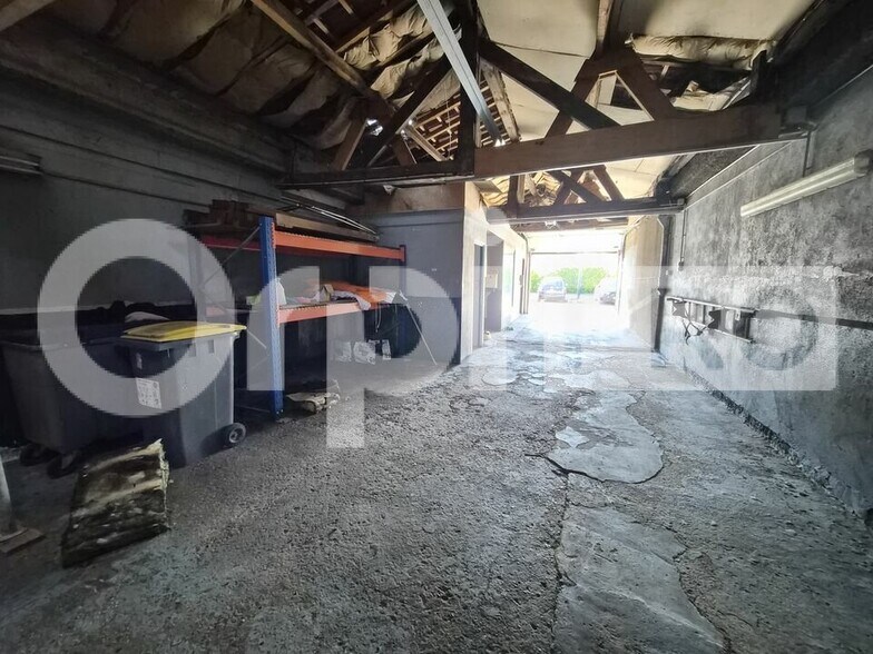 Flex in Bétheny for lease - Interior Photo - Image 2 of 3