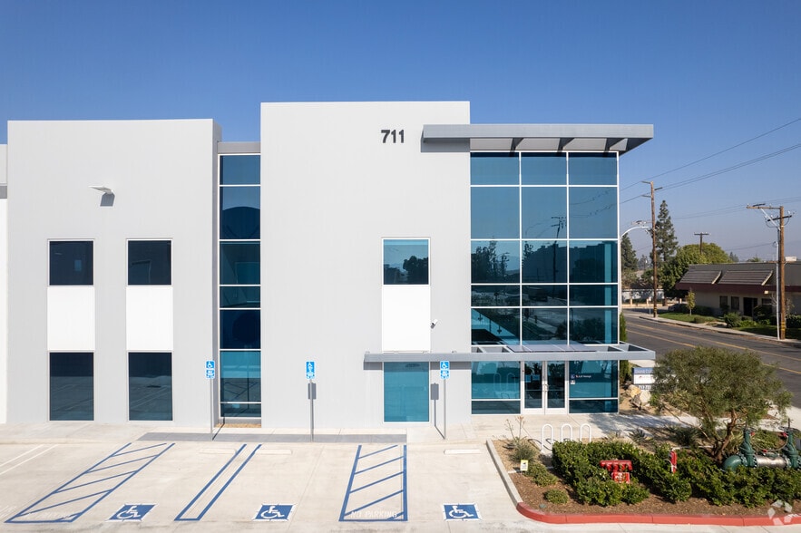 711 S Van Buren St, Placentia, CA for lease - Building Photo - Image 3 of 20