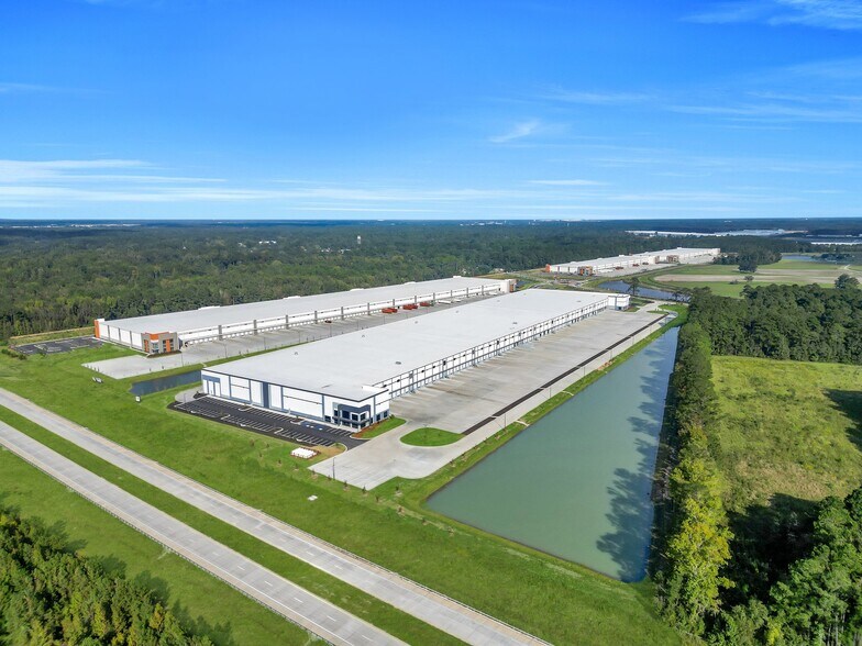 651 Bloomingdale Rd, Bloomingdale, GA à louer - Photo du bâtiment - Image 2 de 6