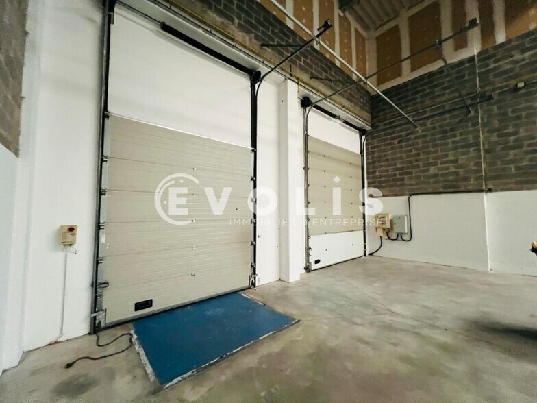 Flex in Moissy Cramayel for lease - Interior Photo - Image 2 of 5