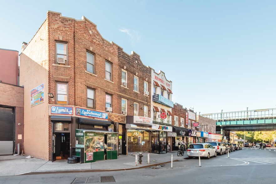 4014 83rd St, Elmhurst, NY à vendre - Photo du bâtiment - Image 2 de 21