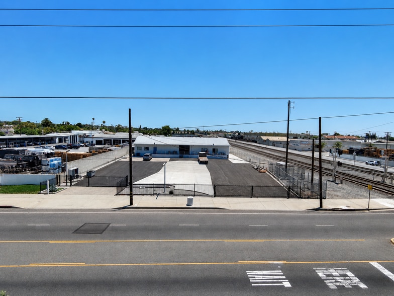 160 N San Antonio Ave, Pomona, CA à louer - Photo du bâtiment - Image 1 de 6