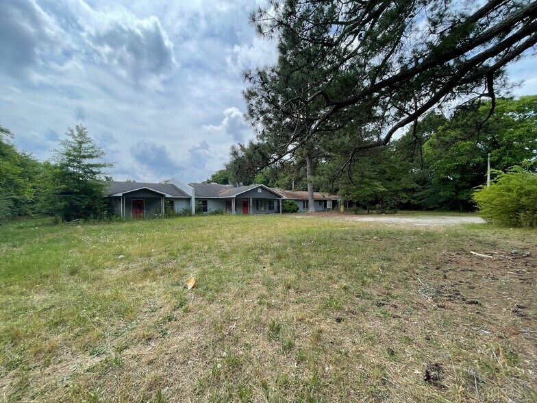 311 E Bryant St, Enfield, NC à vendre - Photo du bâtiment - Image 2 de 14