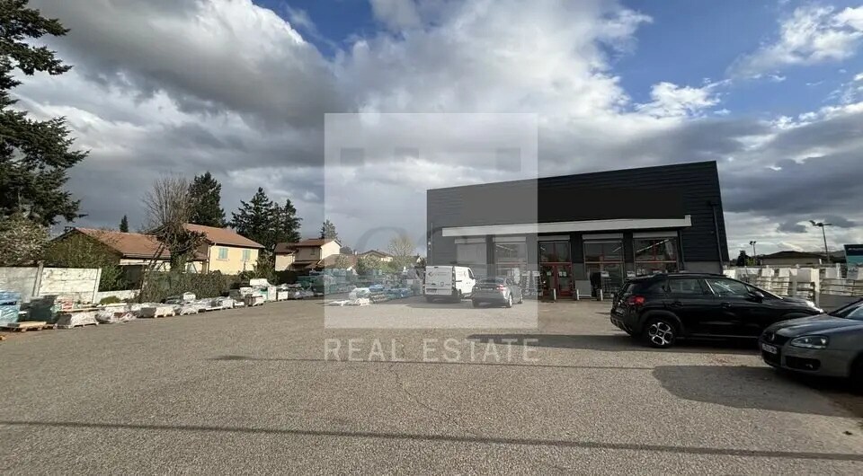 142 Route De Grenoble, Saint-Priest for lease Building Photo- Image 1 of 13