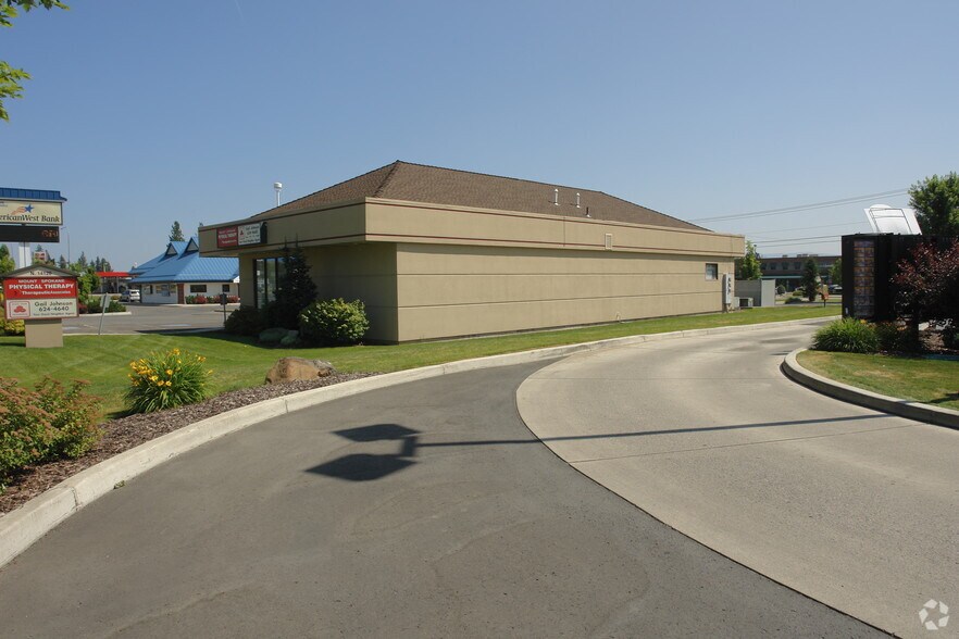 14120 N Newport Hwy, Mead, WA à vendre - Photo du bâtiment - Image 2 de 8