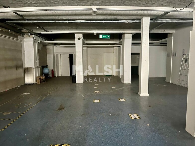 Retail in Lyon for lease - Interior Photo - Image 2 of 5