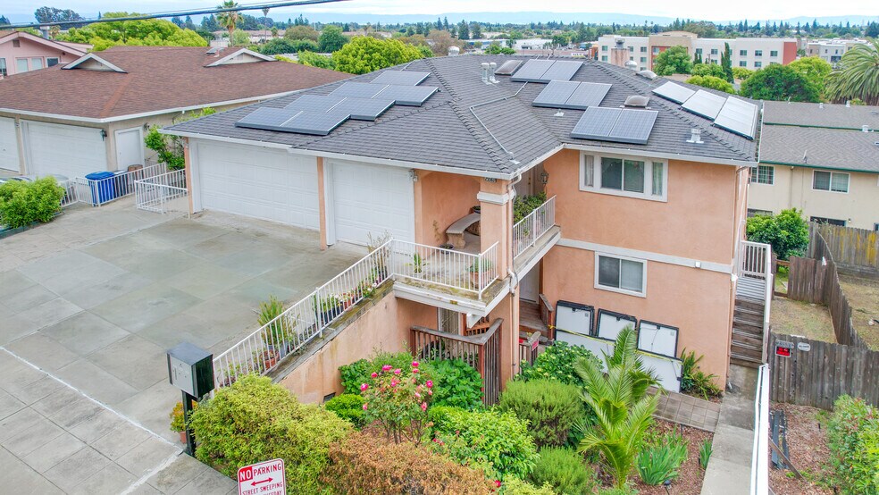 25583 Spring Dr, Hayward, CA à vendre - Photo principale - Image 1 de 32