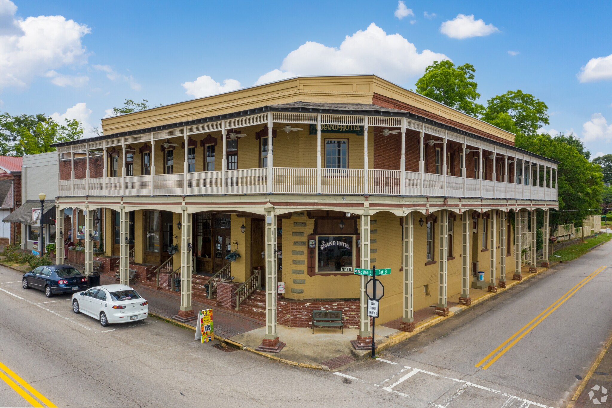 303 E Main St, Hogansville, GA for sale Primary Photo- Image 1 of 72