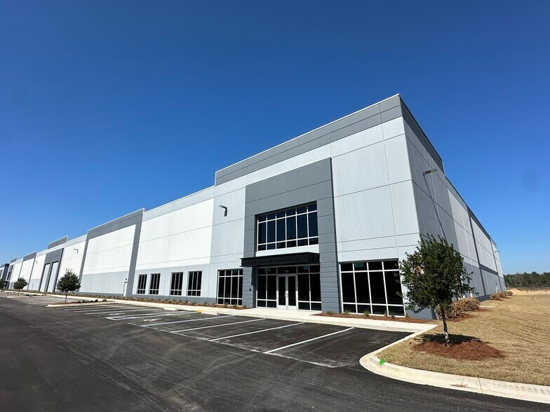 1060 Mossyhead Plaza Drive, Defuniak Springs, FL à louer - Photo du bâtiment - Image 1 de 11