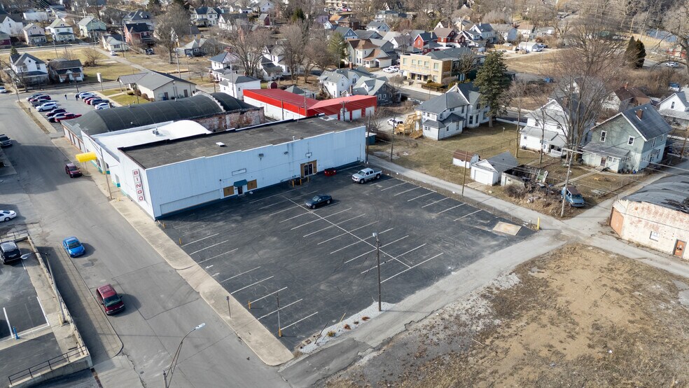 222 W 2nd St, Marion, IN à louer - Photo du bâtiment - Image 2 de 8