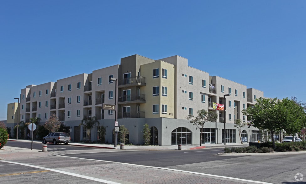 12132-12222 Garfield Ave, South Gate, CA for lease - Building Photo - Image 3 of 12