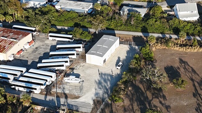 Plus de détails pour 608 Central Ave, Nokomis, FL - Industriel à louer