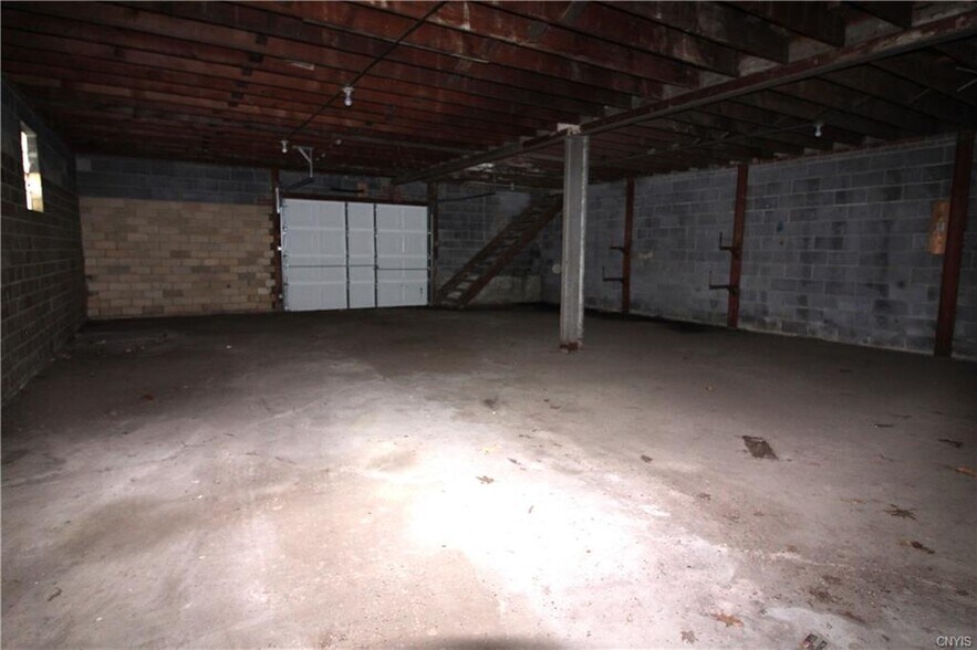 41 Howard Ave, Binghamton, NY à louer - Photo intérieure - Image 3 de 26