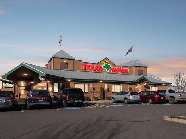 Plus de détails pour 1060 Valley River Way, Eugene, OR - Commerce de détail à vendre