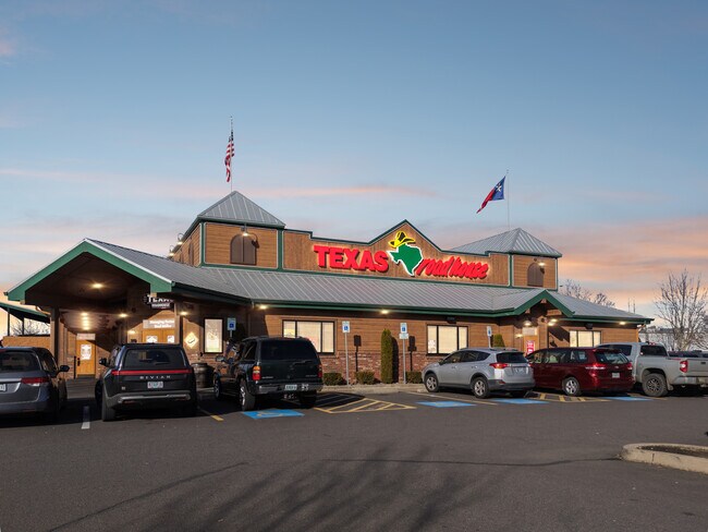 More details for 1060 Valley River Way, Eugene, OR - Retail for Sale