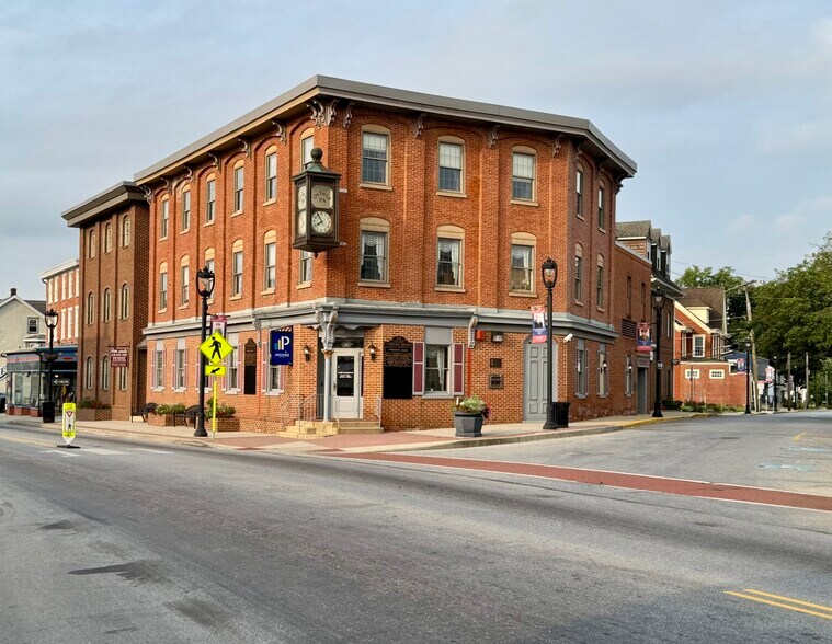 24 S 3rd St, Oxford, PA à louer - Photo du bâtiment - Image 1 de 12