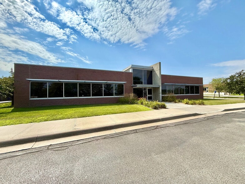 10701 S 72nd St, Papillion, NE for sale - Primary Photo - Image 1 of 6
