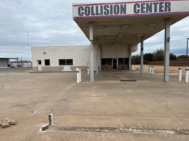 2001 S Bridge St, Brady, TX à vendre - Photo du bâtiment - Image 2 de 5