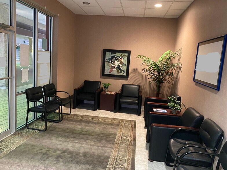 1374 S Babcock St, Melbourne, FL à louer - Photo intérieure - Image 2 de 8