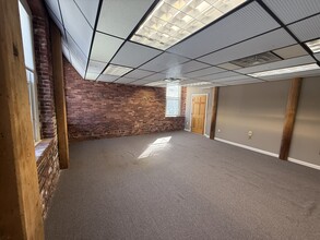 1 Front St, Rollinsford, NH for lease Interior Photo- Image 2 of 4