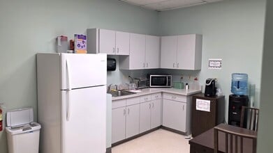 900 Straits Tpke, Middlebury, CT for lease Interior Photo- Image 2 of 7