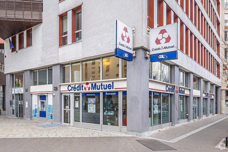 28-34 avenue du Centre, Montigny-le-Bretonneux à louer - Photo du bâtiment - Image 2 de 5