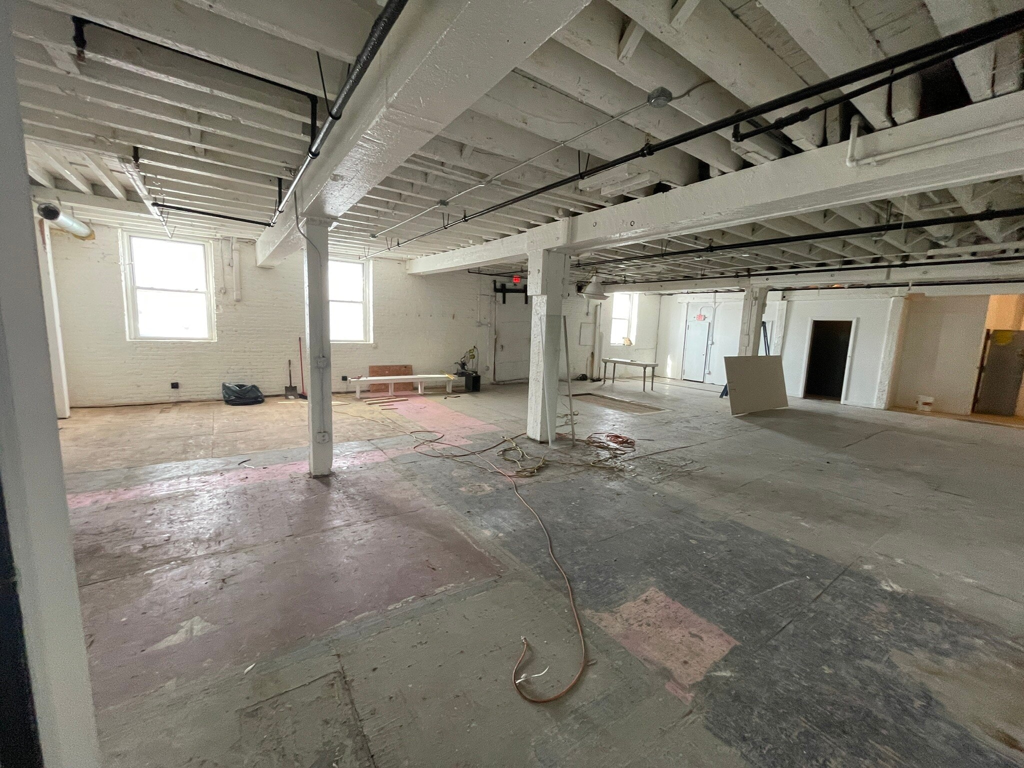 968-976 Grand St, Brooklyn, NY for lease Interior Photo- Image 1 of 3