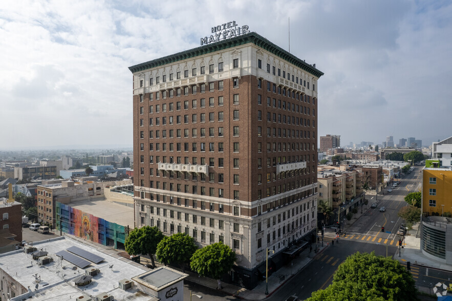 1256 W 7th St, Los Angeles, CA à vendre - Photo du bâtiment - Image 1 de 1