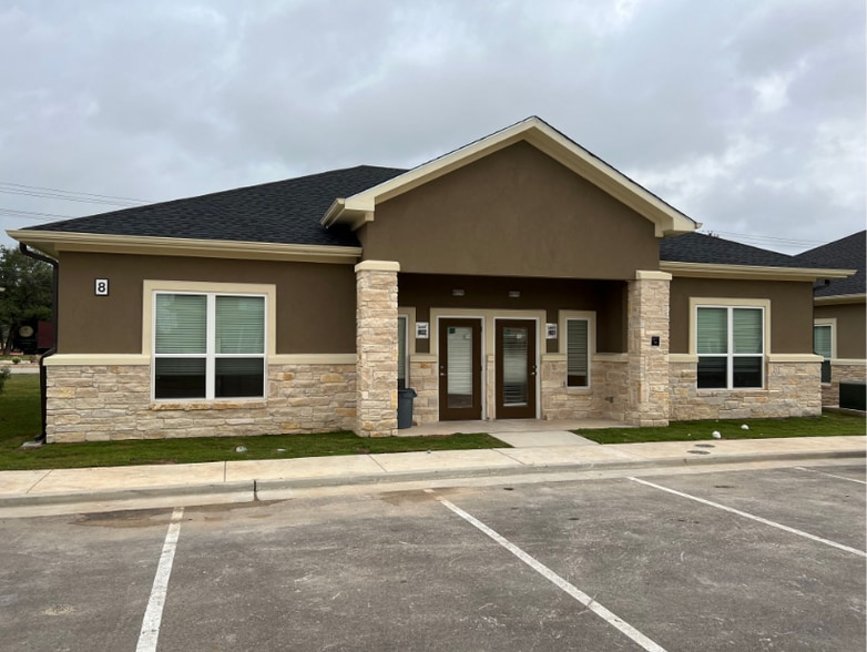 1640 Highland Falls Dr, Leander, TX à louer - Photo du bâtiment - Image 2 de 6