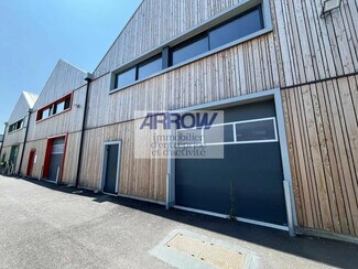 Plus de détails pour Local d'activités à louer