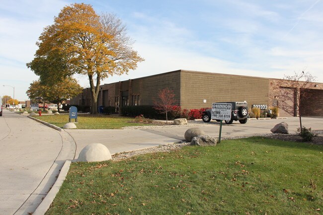 Plus de détails pour 870-892 Eagle Dr, Bensenville, IL - Industriel à louer