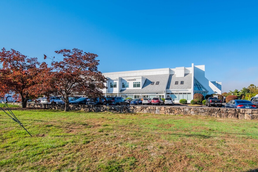 77 Main St N, Southbury, CT à vendre - Photo du bâtiment - Image 2 de 18