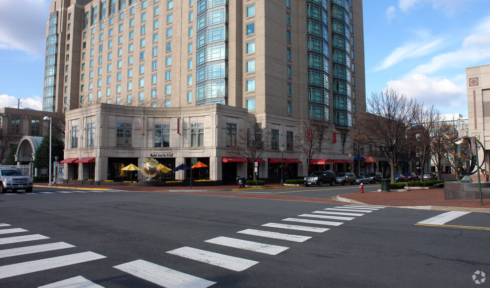 1820 Discovery Dr, Reston, VA for lease - Building Photo - Image 1 of 1