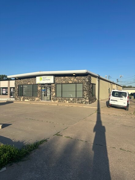 3505 N 48th St, Lincoln, NE à louer - Photo du bâtiment - Image 2 de 16