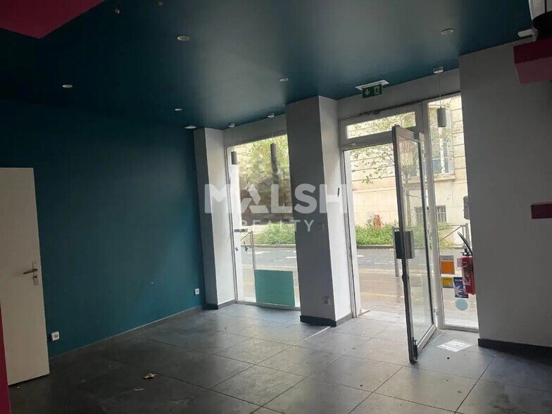 Commerce de détail dans Lyon à louer - Photo du bâtiment - Image 3 de 4