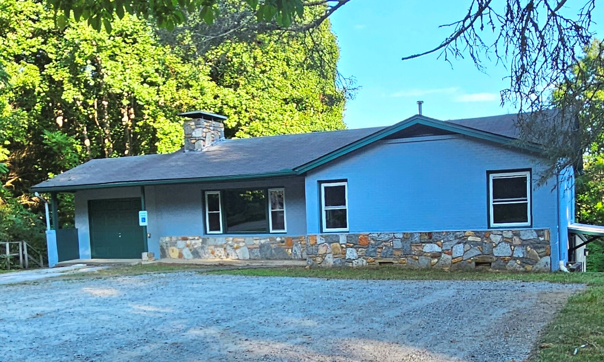 2260 Hendersonville Hwy, Pisgah Forest, NC à vendre Photo du bâtiment- Image 1 de 1