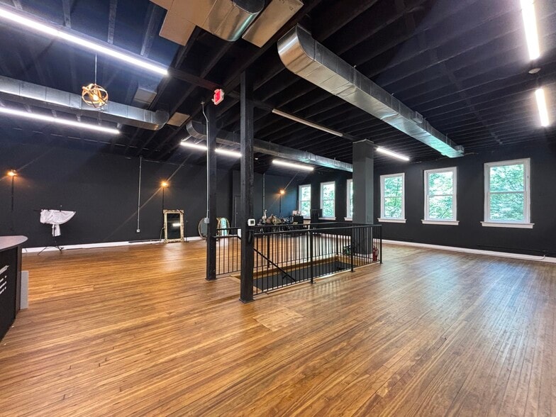 275 W 4th St, Winston-Salem, NC for lease - Building Photo - Image 3 of 11