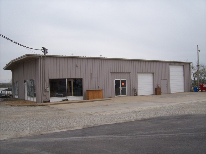 3815 S Limit Ave, Sedalia, MO à vendre - Photo du bâtiment - Image 2 de 9