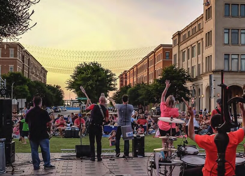 Main Street Frisco Square, Frisco, TX à vendre - Photo du bâtiment - Image 2 de 5