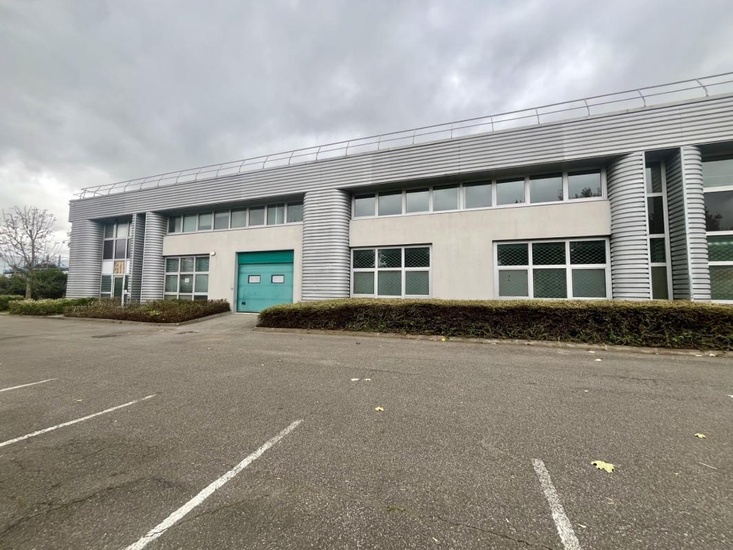 Flex in Tremblay-en-France for lease Building Photo- Image 1 of 32