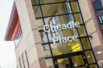 Stockport Rd, Cheadle à louer Photo du bâtiment- Image 1 de 13