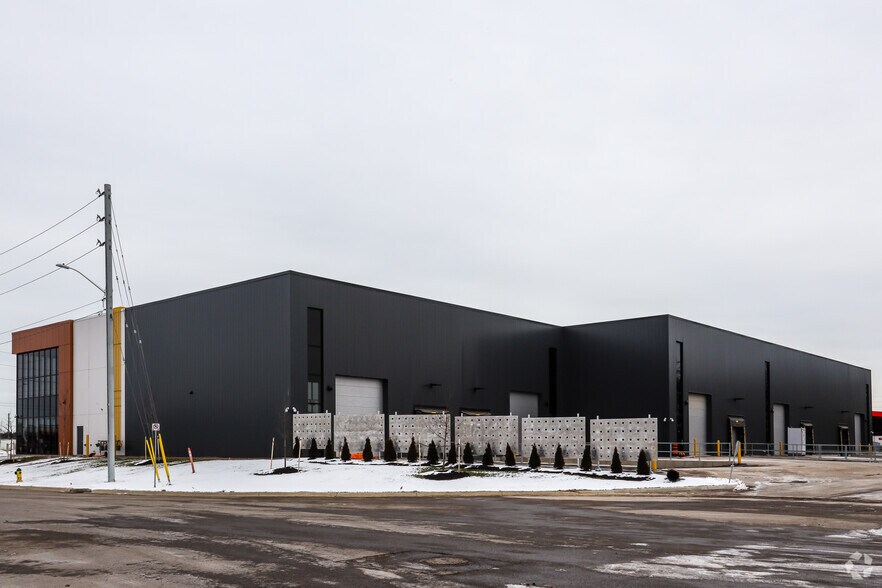 350 Hanlon Creek Blvd, Guelph, ON à louer - Photo du bâtiment - Image 3 de 8