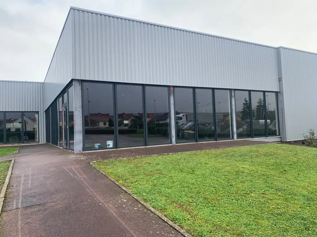 Commerce de détail dans Marsannay-la-Côte à louer Photo du bâtiment- Image 1 de 5