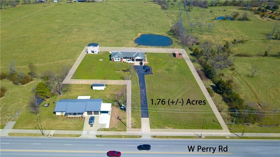 2449 W Perry Rd, Rogers, AR à vendre - Photo du bâtiment - Image 2 de 9