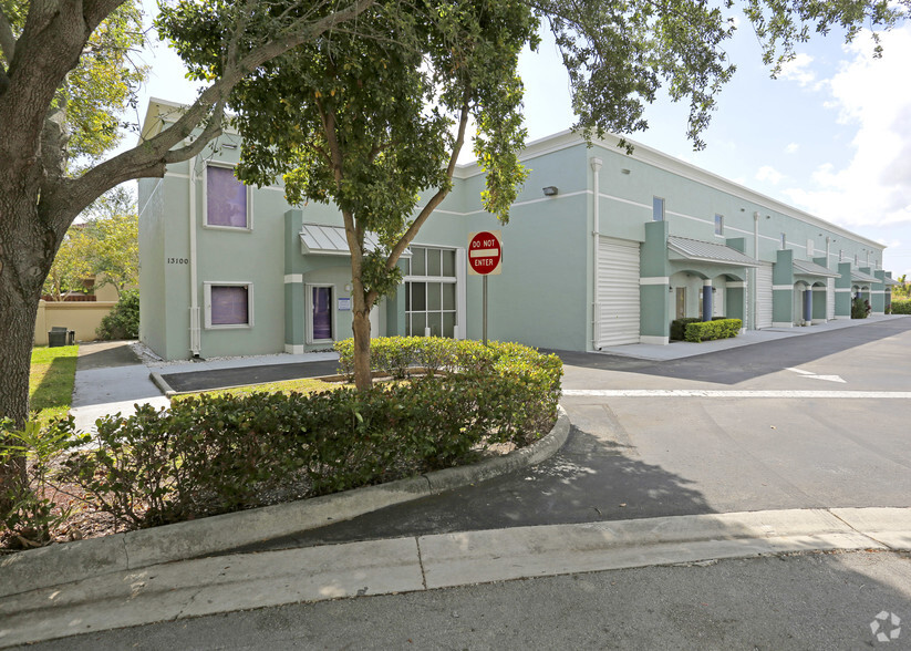 13100 SW 135th St, Miami, FL for sale - Primary Photo - Image 1 of 1