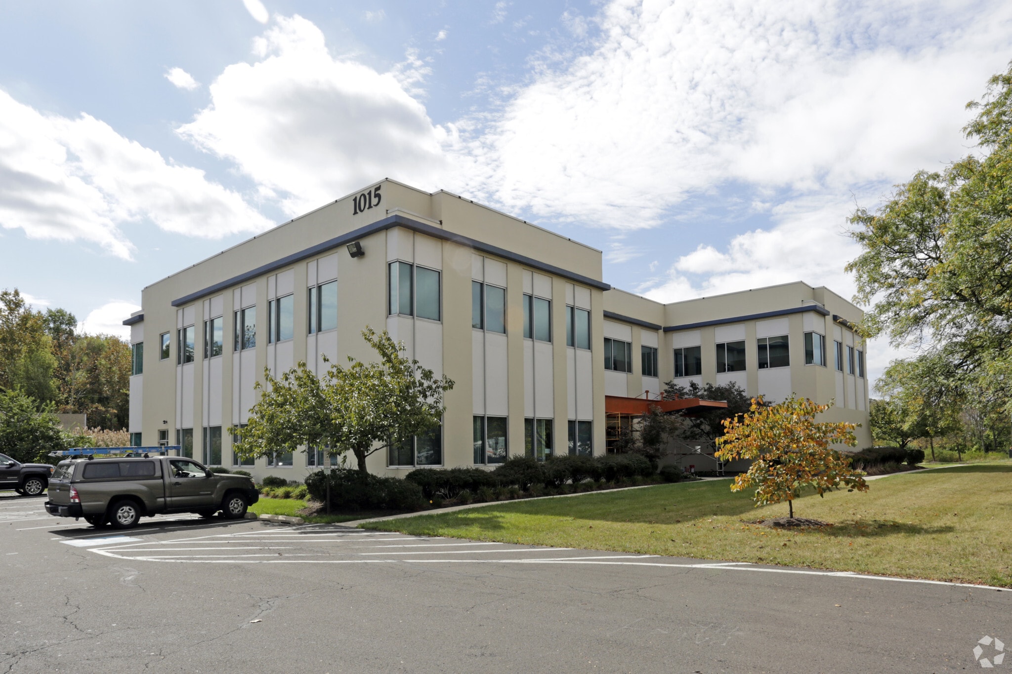 1015 Virginia Dr, Fort Washington, PA for lease Building Photo- Image 1 of 4