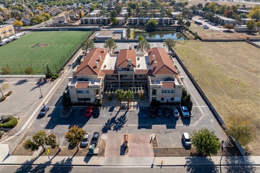 3166 E Palmdale Blvd, Palmdale, CA for sale - Building Photo - Image 1 of 31