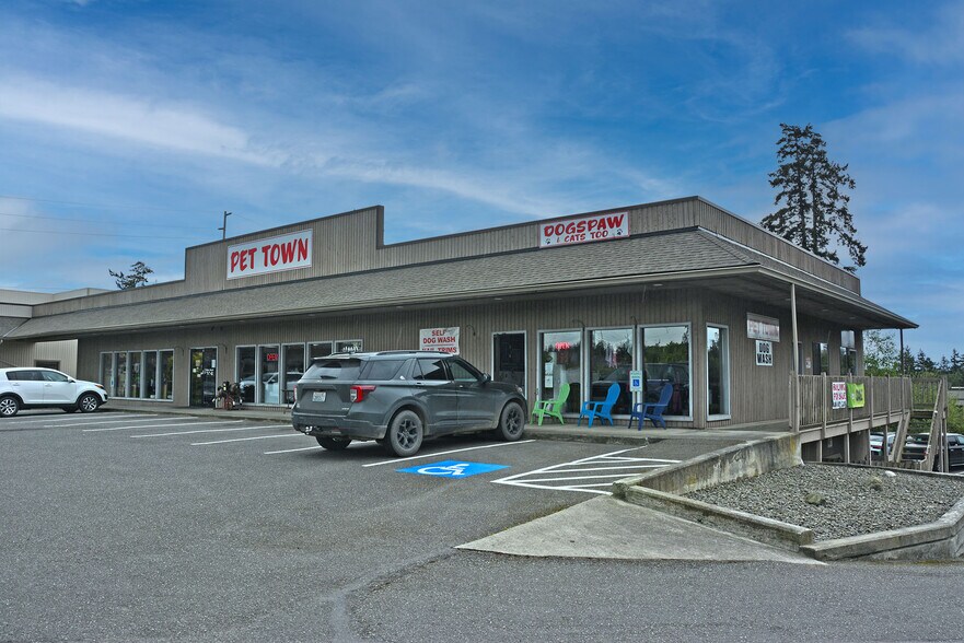 2427 W Sims Way, Port Townsend, WA à vendre - Photo du bâtiment - Image 2 de 18