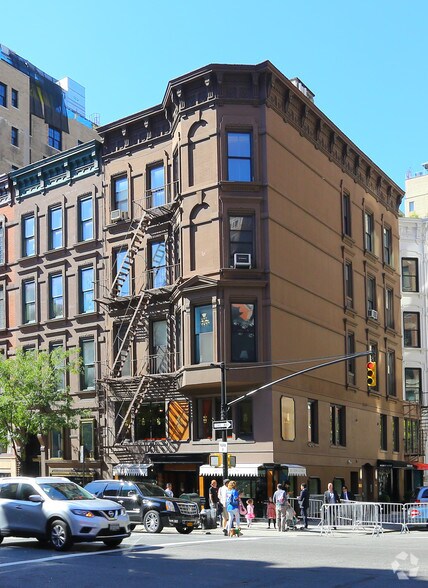 824 Madison Ave, New York, NY à vendre - Photo du bâtiment - Image 2 de 2